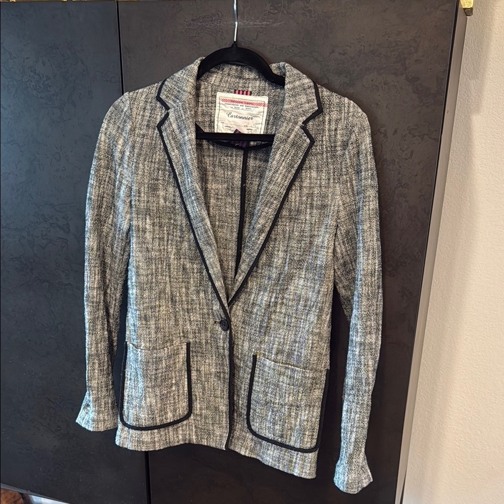 Cartonnier Gray and Black Blazer with Textured Fabric